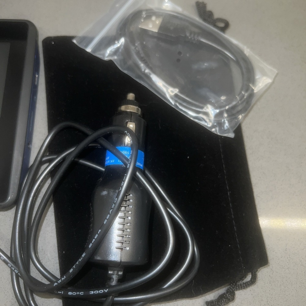 This is a Mustang Dominator 870HDLM Truck GPS "NOT TESTED" - Picture 4 of 10